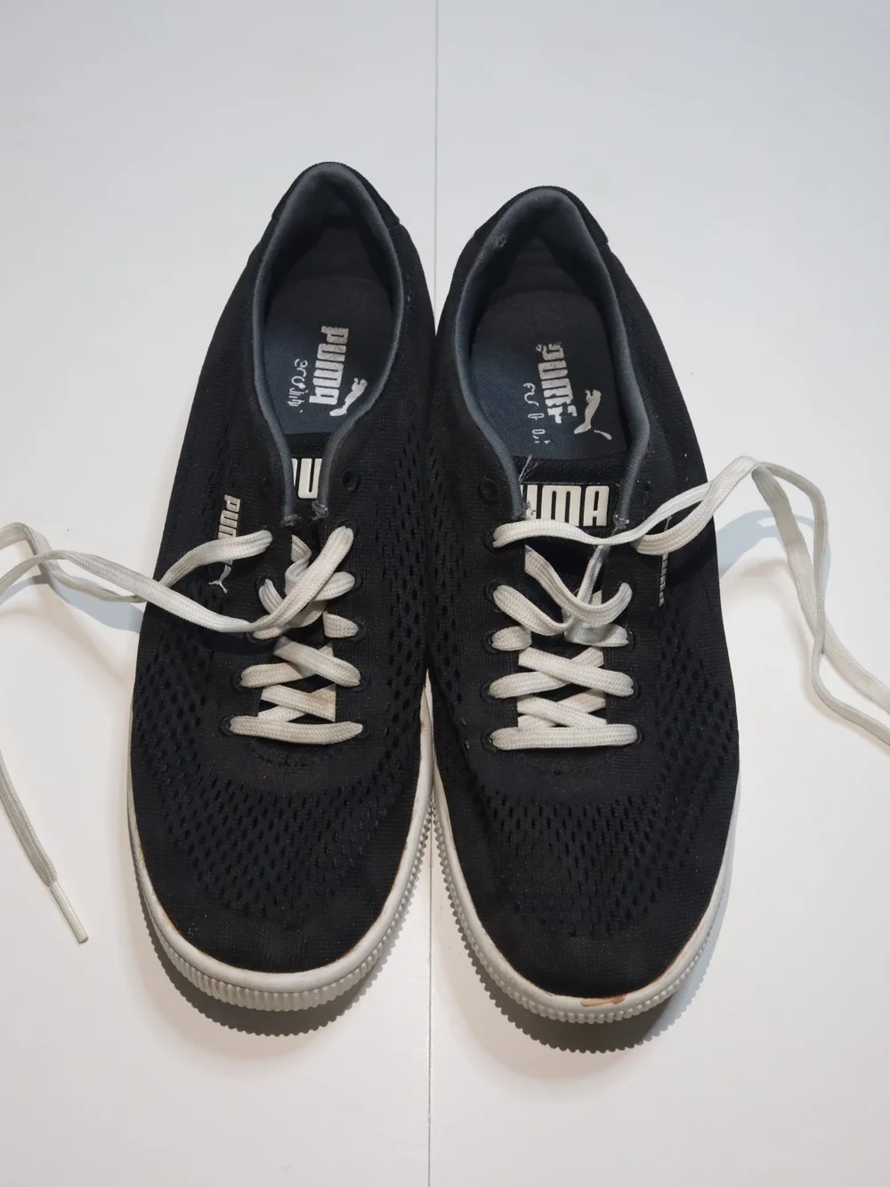 PUMA Women's Black Casual Knit Sneakers with White Soles Size 8 Sportlifestyle